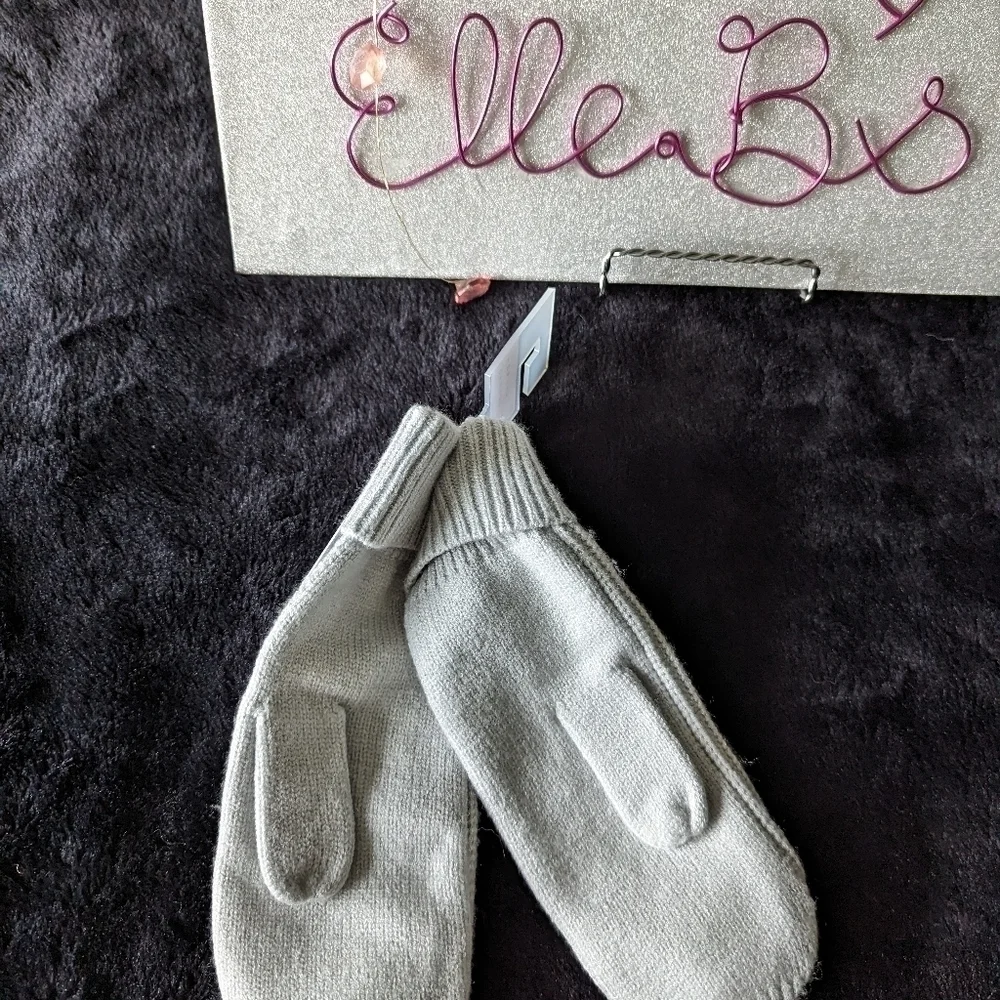 NWT Gray Lauren Conrad Mittens